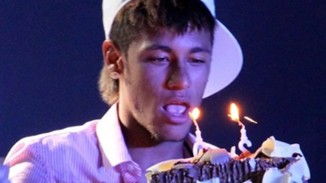 Neymar celebró su cumpleaños bailando